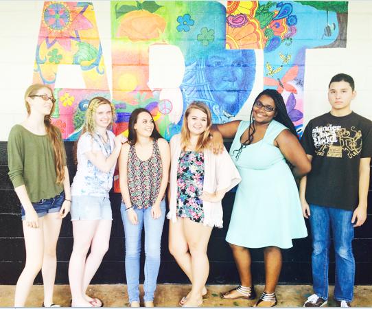 National Art Honor Society Volunteer, Paint Murals