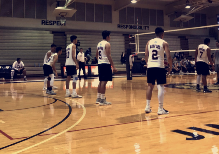 Boys Volleyball Does Their Best on the Court