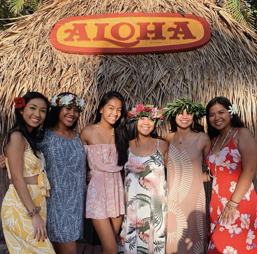 Class of 2019 Ohana Bond at Senior Luau