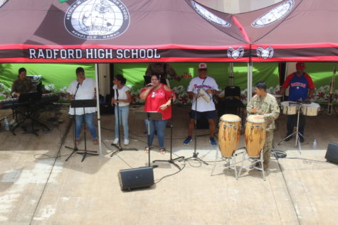 (Photo Credit: Bryson Antonio) Students danced and enjoyed the food and music during the extended lunch hours.